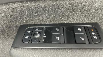 2025 Volvo 2.0 B4 MHEV Plus DCT Auto Euro 6 5-door (Blue) - Image: 19