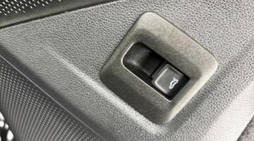 2025 Volkswagen ETSI MHEV Match DSG Euro 6 5-door (Black) - Image: 20