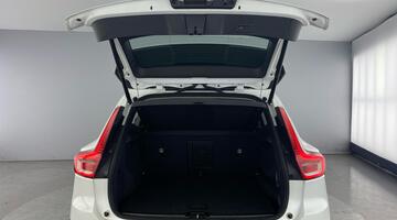 2019 Volvo 2.0 T4 Inscription Auto Euro 6 5-door (White) - Image: 12