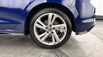 2022 Volkswagen ETSI MHEV R-Line DSG Euro 6 5-door (Blue) - Image: 26