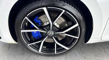 2025 Volkswagen 2.0 TSI R Fastback DSG 4Motion Euro 6 5-door (White) - Image: 44