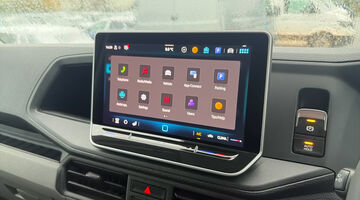 2025 Volkswagen 2.0 TDI CR30 Commerce FWD MWB High Roof Euro 6 5-door (White) - Image: 7