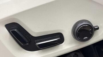 2025 Volvo 2.0 T8 18.8kWh Ultra Dark Auto 4WD Euro 6 5-door (Grey) - Image: 28