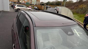 2025 Volvo 2.0 T8 18.8kWh Ultra Dark Auto 4WD Euro 6 5-door (Red) - Image: 21