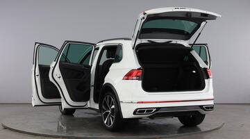 2022 Volkswagen 2.0 TDI R-Line DSG Euro 6 5-door (White) - Image: 11