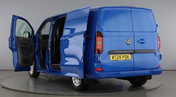 2025 Volkswagen 2.0 TDI T30 Commerce Pro Auto FWD SWB Euro 6 5-door (Blue) - Image: 11