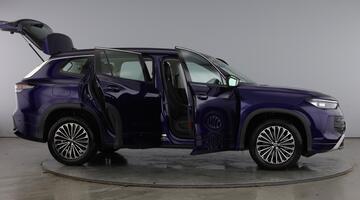 2025 Volkswagen ETSI MHEV Life DSG Euro 6 5-door (Purple) - Image: 10