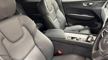 2025 Volvo 2.0 B5 MHEV Plus Auto Euro 6 5-door (White) - Image: 28