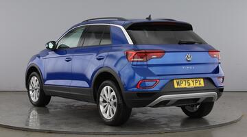 2025 Volkswagen TSI Match DSG Euro 6 5-door (Blue) - Image: 3