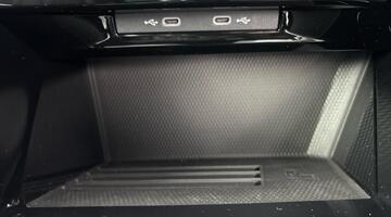 2025 Volkswagen TSI R-Line Euro 6 5-door (Black) - Image: 13