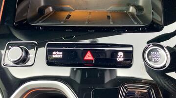 2025 Audi 2.0 TDI Launch Edition S Tronic quattro Euro 6 5-door (Blue) - Image: 25