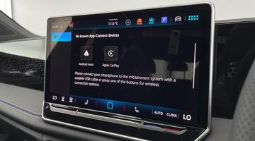 2025 Volkswagen ETSI MHEV R-Line DSG Euro 6 5-door (Black) - Image: 15