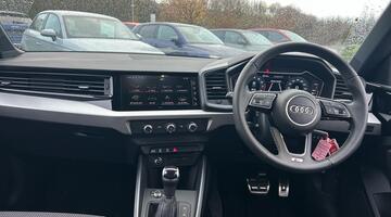 2025 Audi 1.0 TFSI 30 S line Sportback S Tronic Euro 6 5-door (Blue) - Image: 8