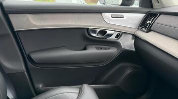 2025 Volvo 2.0 T8 18.8kWh Ultra Dark Auto 4WD Euro 6 5-door (Black) - Image: 74