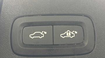 2025 Volvo 2.0h T8 18.8kWh Ultra Bright Auto Euro 6 5-door (Black) - Image: 19