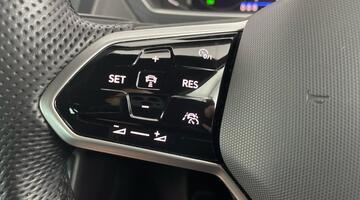 2022 Volkswagen 2.0 TDI R-Line DSG Euro 6 5-door (White) - Image: 23