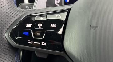 2025 Volkswagen 2.0 TSI R DSG 4Motion Euro 6 5-door (Black) - Image: 23