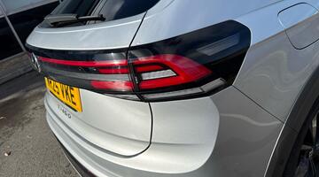 2025 Volkswagen 1.0 TSI R-Line DSG Euro 6 5-door (Silver) - Image: 16