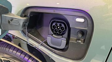 2026 Volkswagen R-Line 1.5 TSI eHybrid 204 PS 6-Speed DSG 5-door (Green) - Image: 13