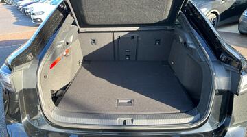 2025 Volkswagen Pro 77kWh Match Plus Fastback Auto 5-door (Black) - Image: 10