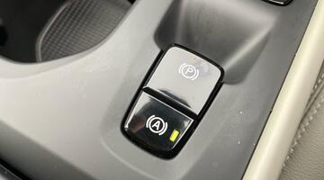 2020 Volvo 2.0 T4 Momentum Pro Auto Euro 6 5-door (Black) - Image: 17