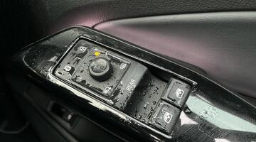 2025 Volkswagen Pro 77kWh Match Auto 5-door (White) - Image: 22