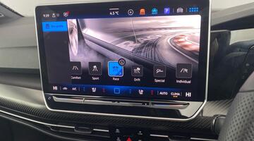 2025 Volkswagen 2.0 TSI R Black Edition DSG 4Motion Euro 6 5-door (White) - Image: 33