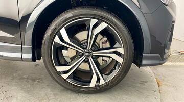 2025 Audi 2.0 TFSI 40 Black Edition Sportback S Tronic quattro Euro 6 5-door (Black) - Image: 5