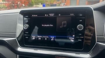 2025 Volkswagen TSI EVO R-Line DSG Euro 6 5-door (Silver) - Image: 17