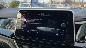 2025 Volkswagen TSI R-Line DSG 2WD Euro 6 2-door (Grey) - Image: 15