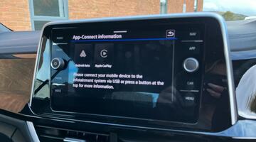 2025 Volkswagen TSI R-Line DSG 2WD Euro 6 2-door (Black) - Image: 35