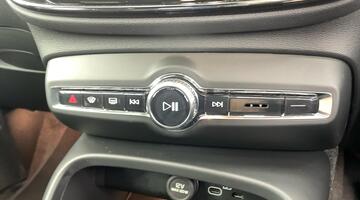 2025 Volvo 2.0 B4 MHEV Plus DCT Auto Euro 6 5-door (Blue) - Image: 24