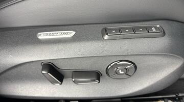 2025 Volkswagen ETSI MHEV R-Line DSG Euro 6 5-door (Multicolour) - Image: 24