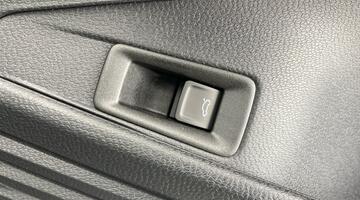 2025 Volkswagen Pro 77kWh Black Edition Auto 5-door (Black) - Image: 24