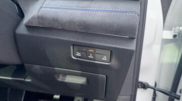 2025 Volkswagen TSI eHybrid 19.7kWh R-Line Edition DSG Euro 6 5-door (White) - Image: 29