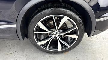 2021 Volkswagen TSI R-Line DSG Euro 6 5-door (Black) - Image: 28