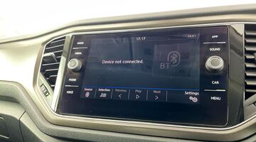 2018 Volkswagen 1.0 TSI Design Euro 6 5-door (Red) - Image: 15