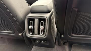 2024 Volvo 2.0 B4 MHEV Ultra Bright DCT Auto Euro 6 5-door (Silver) - Image: 37