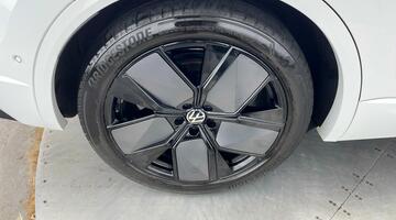 2023 Volkswagen 3.0 TDI V6 Black Edition Tiptronic 4Motion Euro 6 5-door (White) - Image: 29