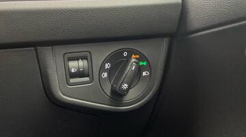 2024 Volkswagen 1.0 TSI R-Line DSG Euro 6 5-door (Black) - Image: 24