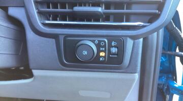 2025 Ford 2.0 320 EcoBlue Limited Crew Van L1 H1 Euro 6 5-door (Blue) - Image: 23