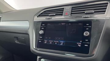 2022 Volkswagen TSI Active Euro 6 5-door (White) - Image: 22