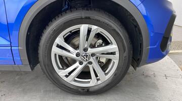 2025 Volkswagen TSI R-Line DSG 2WD Euro 6 2-door (Blue) - Image: 5