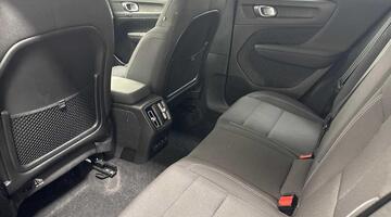 2022 Volvo Recharge 69kWh Plus Auto 5-door (Green) - Image: 13