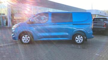 2025 Ford 2.0 320 EcoBlue Limited Crew Van L1 H1 Euro 6 5-door (Blue) - Image: 11