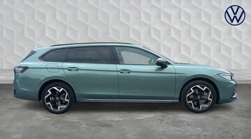 2025 Volkswagen TSI eHybrid 19.7kWh R-Line DSG Euro 6 5-door (Green) - Image: 4