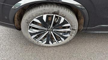 2025 Volvo 2.0 T8 18.8kWh Ultra Dark Auto 4WD Euro 6 5-door (Black) - Image: 24