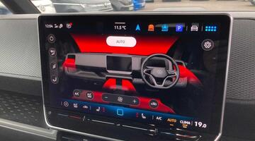 2025 Volkswagen Pro 79kWh Commerce Plus Auto 5-door (White) - Image: 33