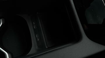 2025 Volkswagen Pro 77kWh Match Auto 5-door (Black) - Image: 34