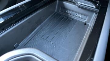 2025 Volkswagen Pro 77kWh Match Plus Fastback Auto 5-door (Black) - Image: 25